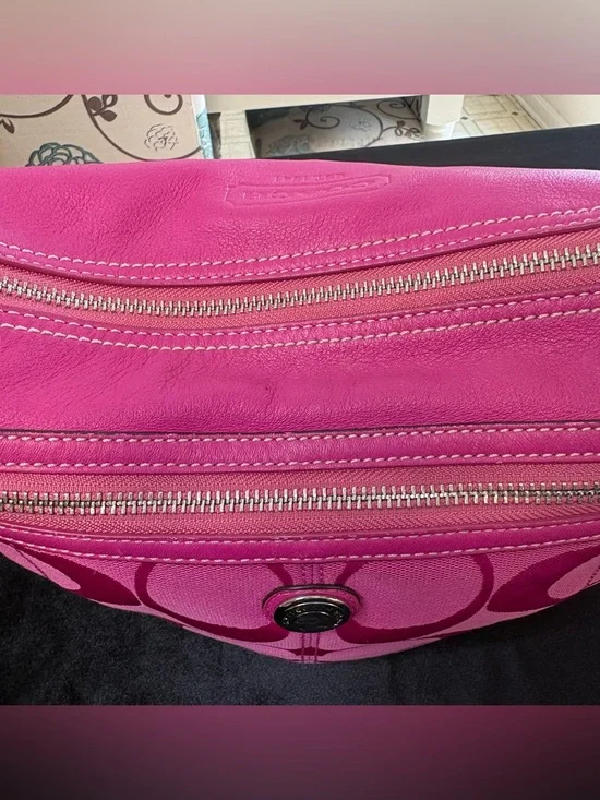 Coach Rare Laura Signature Canvas Leather Should Bag Vibrant Pink - Picture 4 of 16